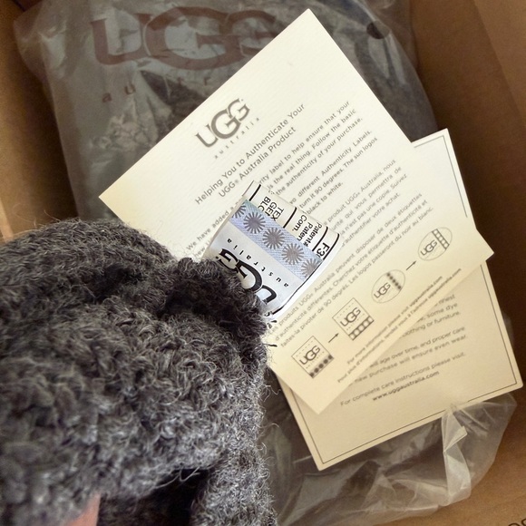 UGG Classic Cardi Button Grey Knit Boot - Picture 10 of 10